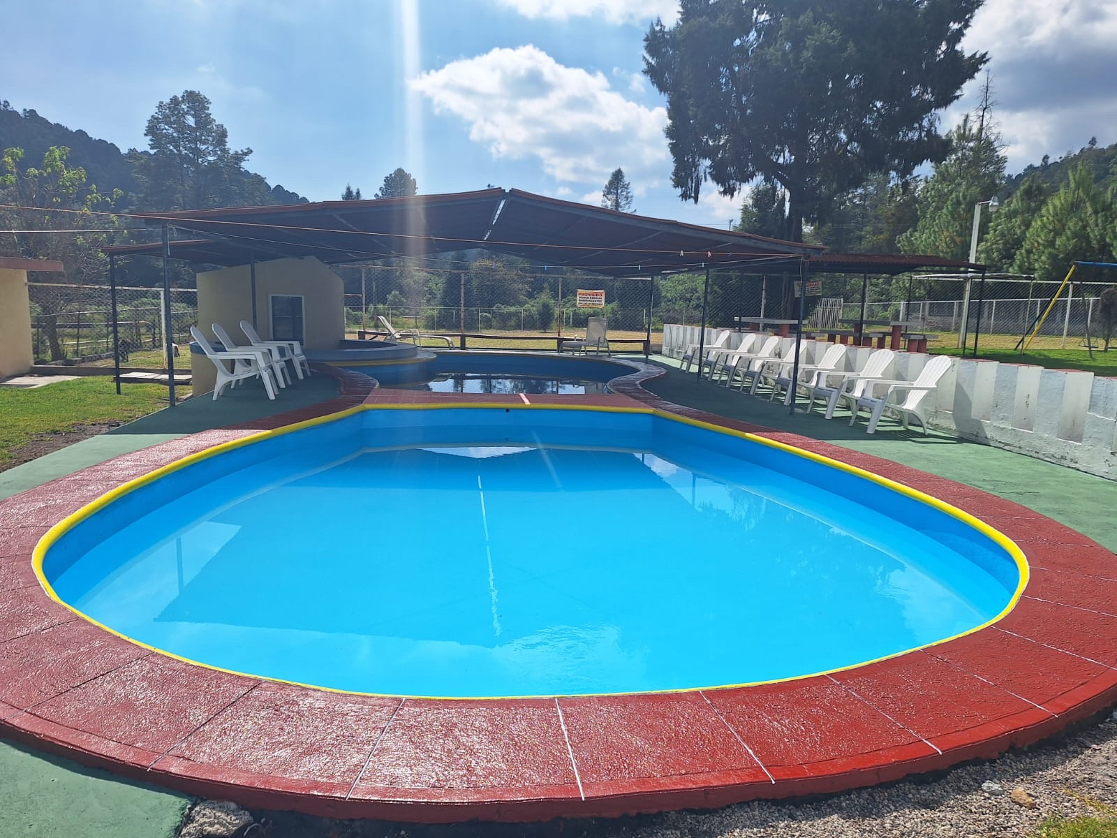 Alberca del Hotel Los Naranjos Azufres